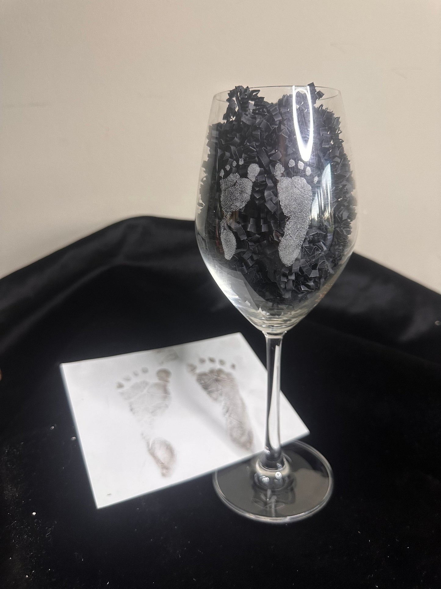 Wine glasses personalized , Materials: HenPartyFavors, Engraved Gifts, Personalized Glassware, EngravedPartyDecor, mothersday ,mumgift